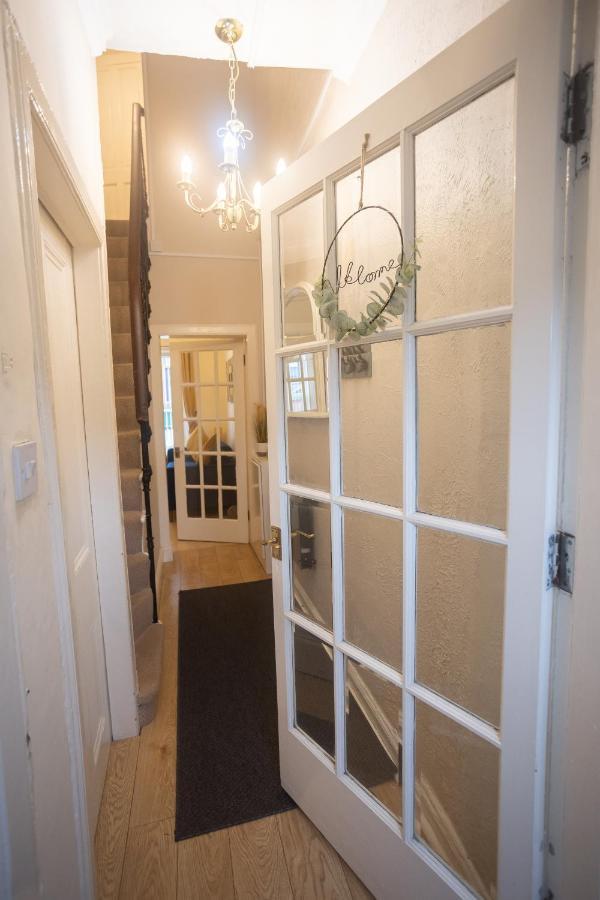 Sandgate 2-Bed Apartment In Ayr Central Location Luaran gambar